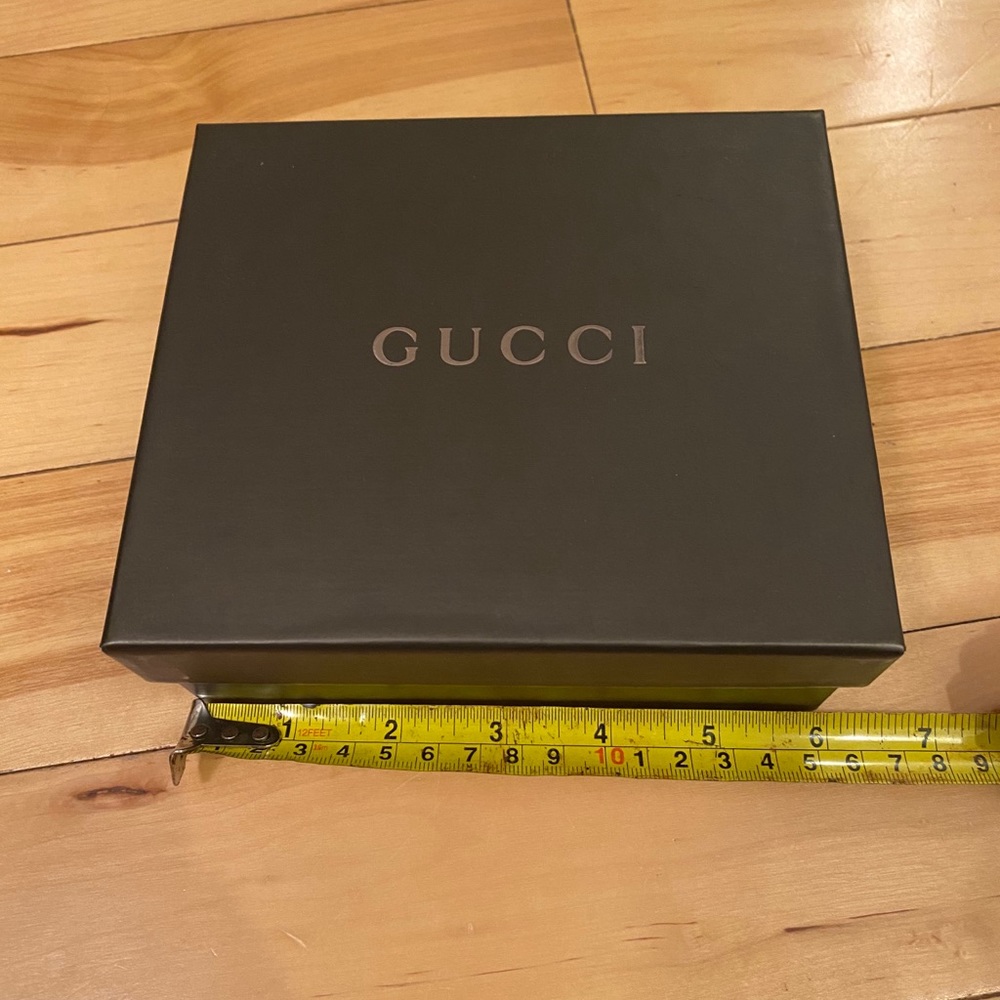 Gucci - Picture 3 of 6